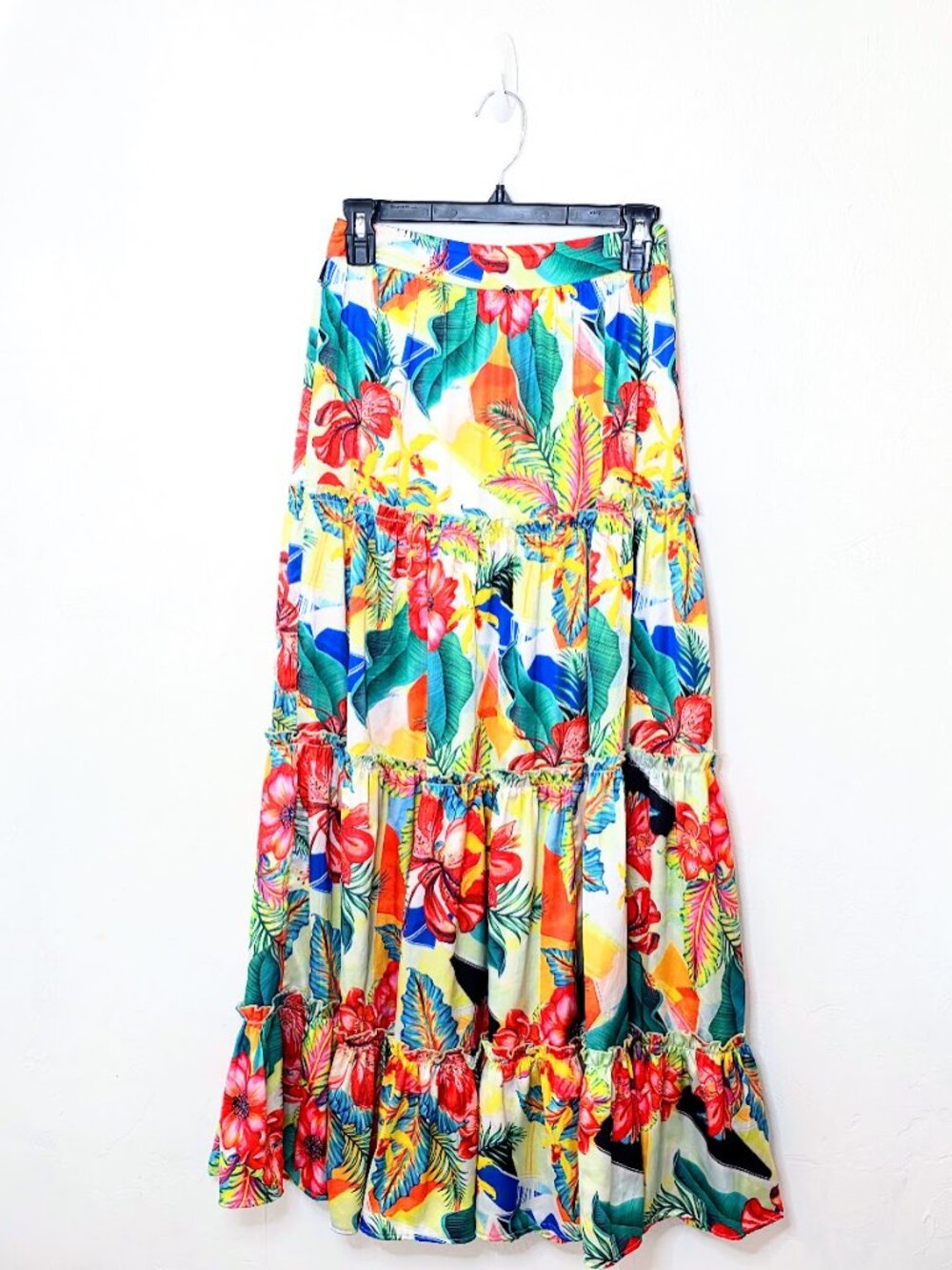 AKIRA Bold Green Multi-Print Tiered Maxi Skirt | Satin Tropical Floral S